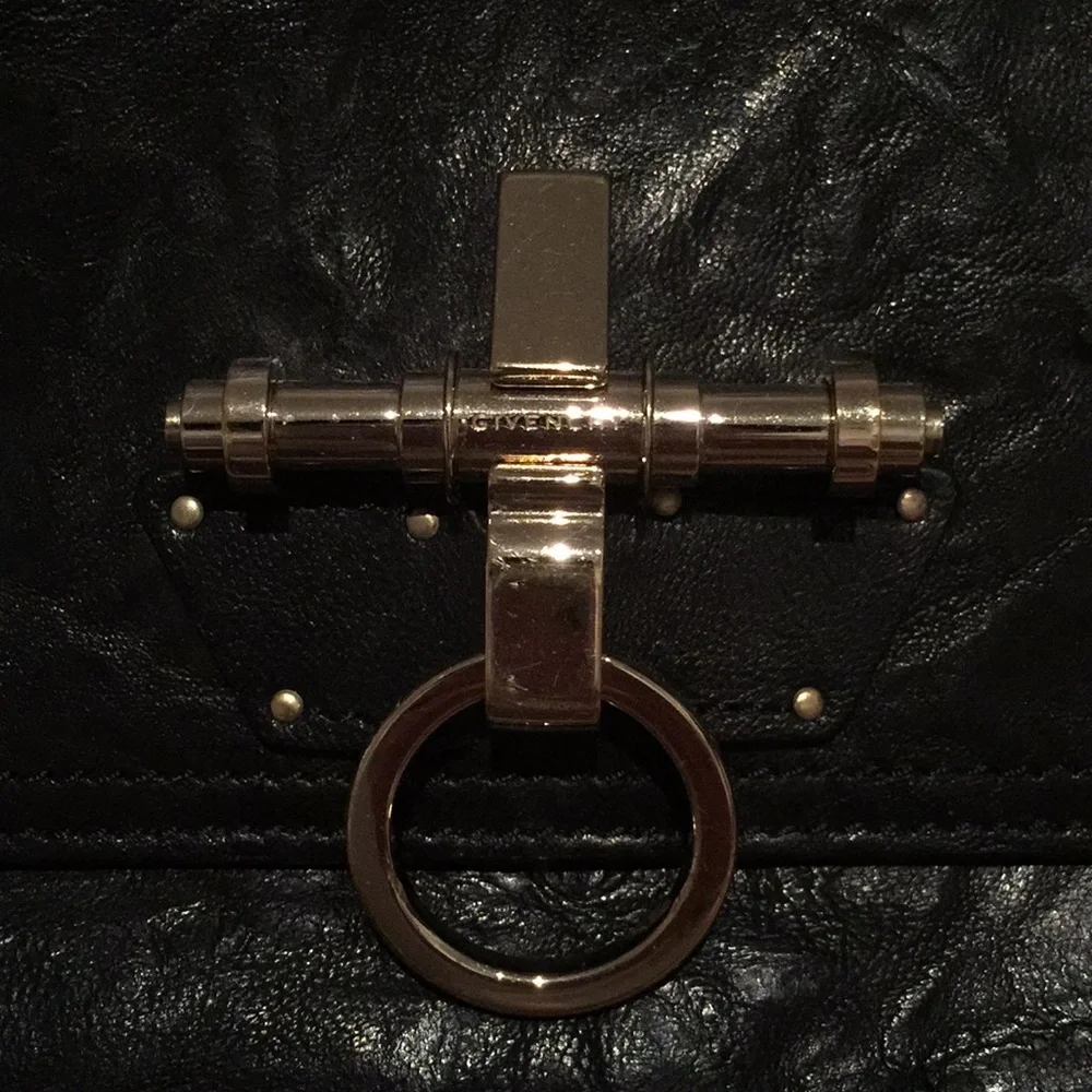 Givenchy Obsidia Black Sheepskin Leather Clutch - Picture 3 of 8